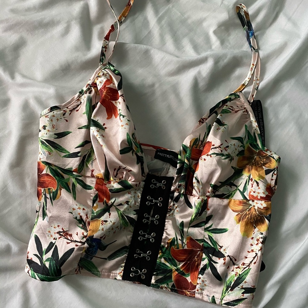 PRETTY LITTLE THING lace up crop top